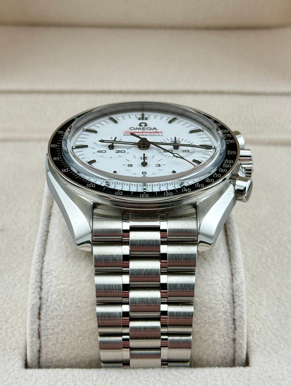 Thumbnail: Omega Speedmaster Professional