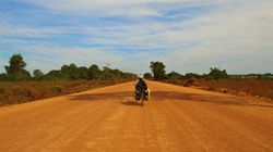 nico_symétrie_route_terre_edited