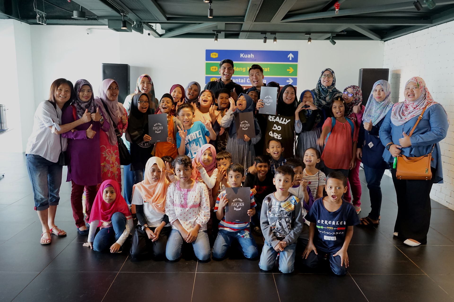 Children and staff from Yayasan Chow Kit