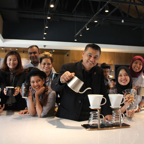 STARBUCKS OPENED THE FIRST EVER RESERVE™ DRIVE-THRU IN SETIA ALAM