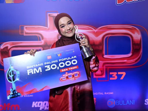124 Juta Undi! Ernie Zakri Juara ABPBH 37, 'Sambar' Trofi Utama Pakai Tudung Sarung Je!
