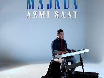 Azmi Saat Muncul Bersama 'Majnun' Setelah Dua Tahun Menyepi