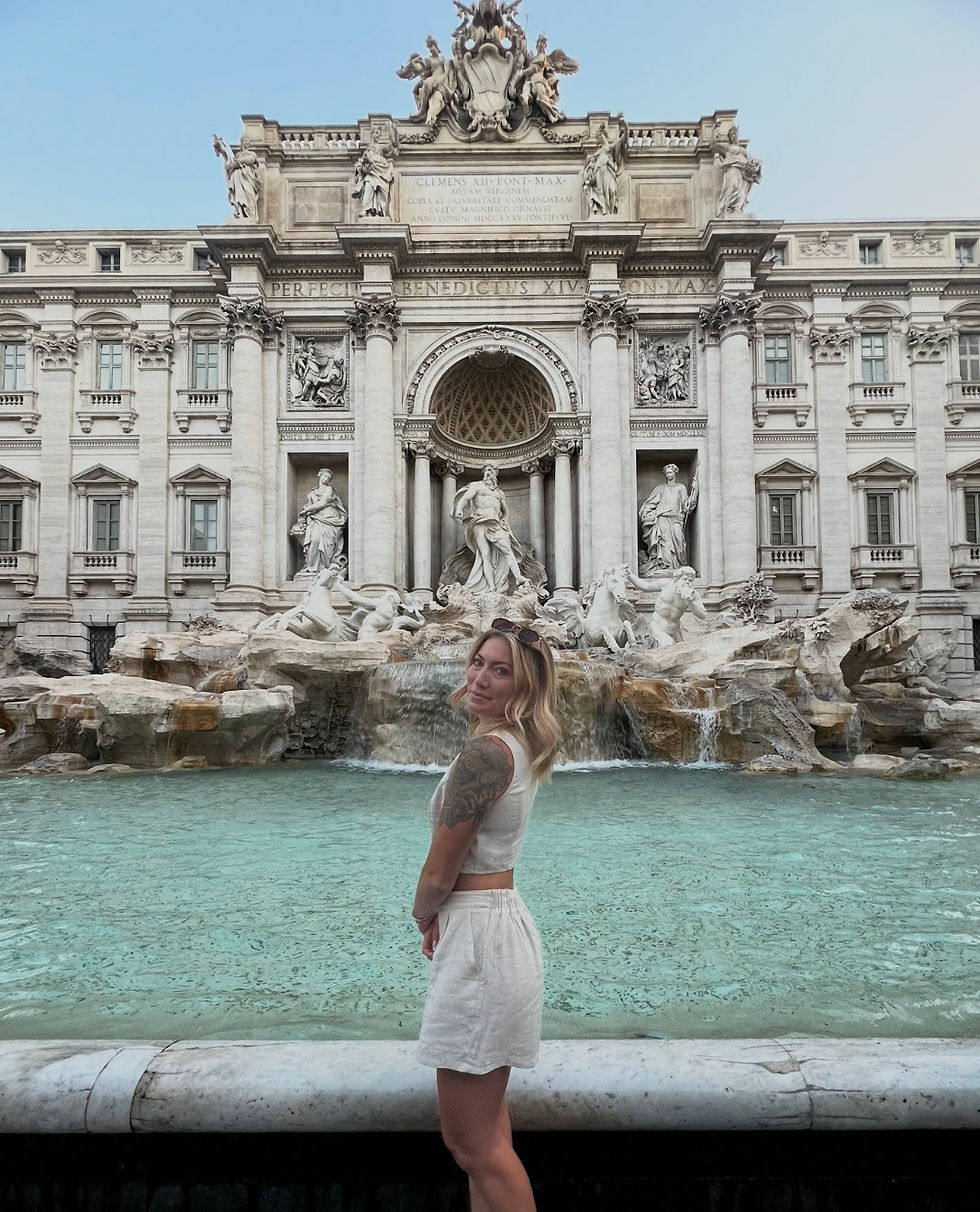 Generic Instagram Picture at empty Trevi Fountain