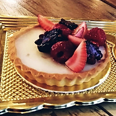 TARTA DE CHOCOLATE BLANCO CON FRUTOS ROJOS