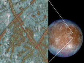 Superficie de Europa, satélite de Júpiter, visto pela sonda Galileo.