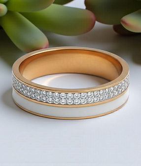 Fingerring Rosa mit 2 Kerben eine ist mit einem weissen Stein die andere aus Zirkonias | Muttermilch Schmuck Schweiz