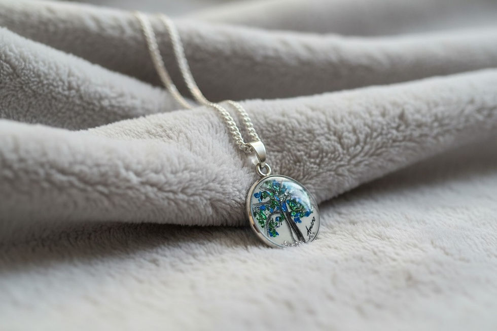 Miniaturbild: Tierhaarschmuck Halskette „Frida“ – Baum des Lebens aus Fell