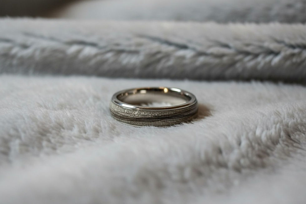 Miniaturbild: Tierhaarschmuck Fingerring "Falke 1" 6mm