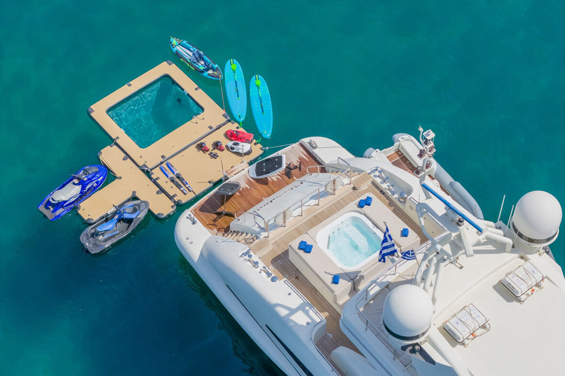 Liberdade, 138 ft motor yacht, photo 2 of 5