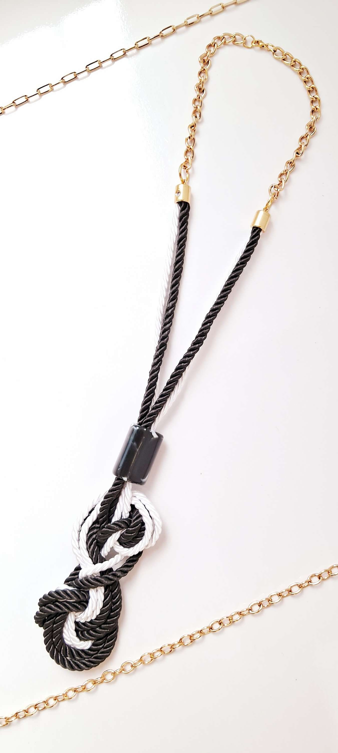 Colar Black