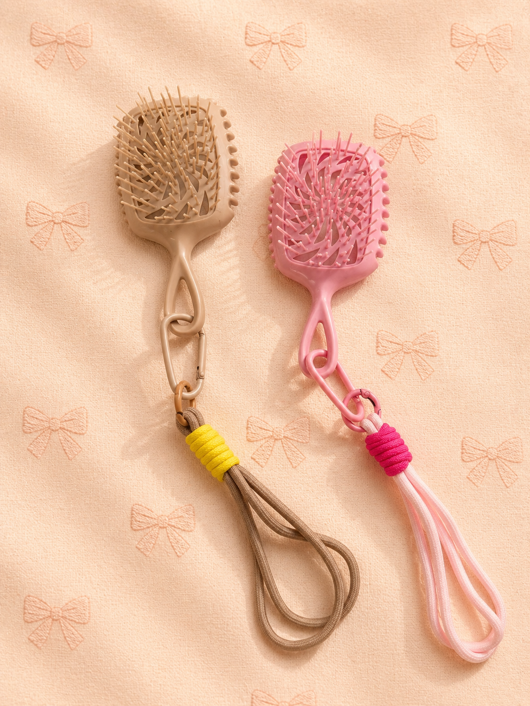 Travel Brush Keychain – Detangling Hårborste för Väskan