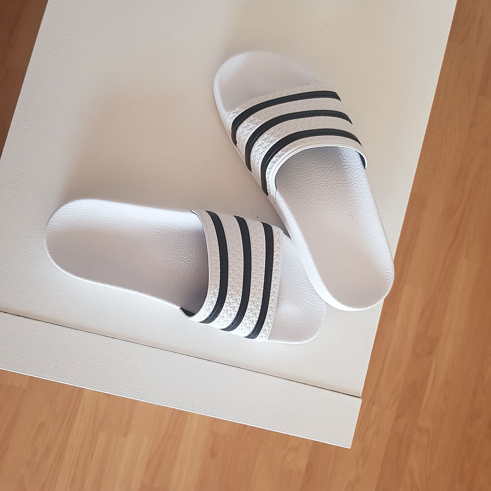 claquette adidas blanche
