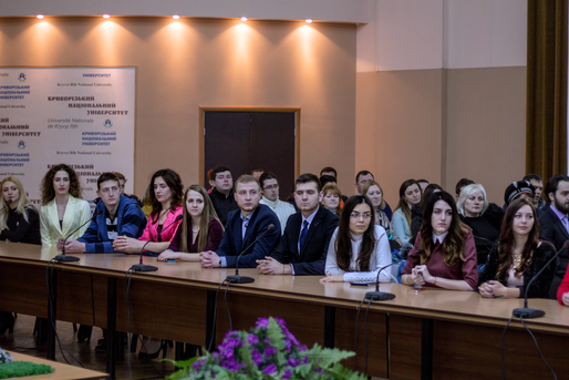 Урочисте вручення дипломів магістрам будівельного факультету ДВНЗ "КНУ"