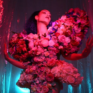 VALENTIN_HI & BYE.jpg