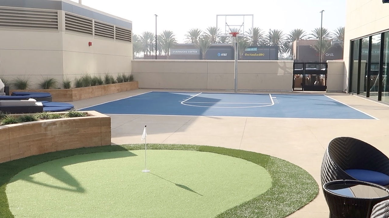 Basketball & Golf Putting Area
