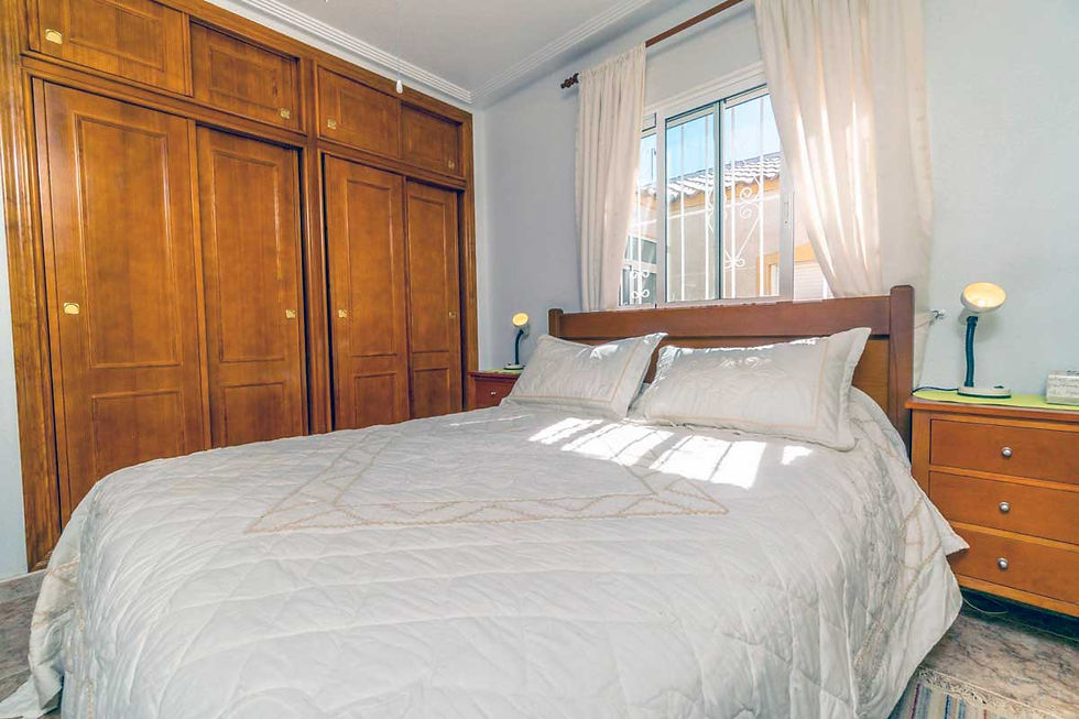 Miniature : ATTIQUE ORIHUELA