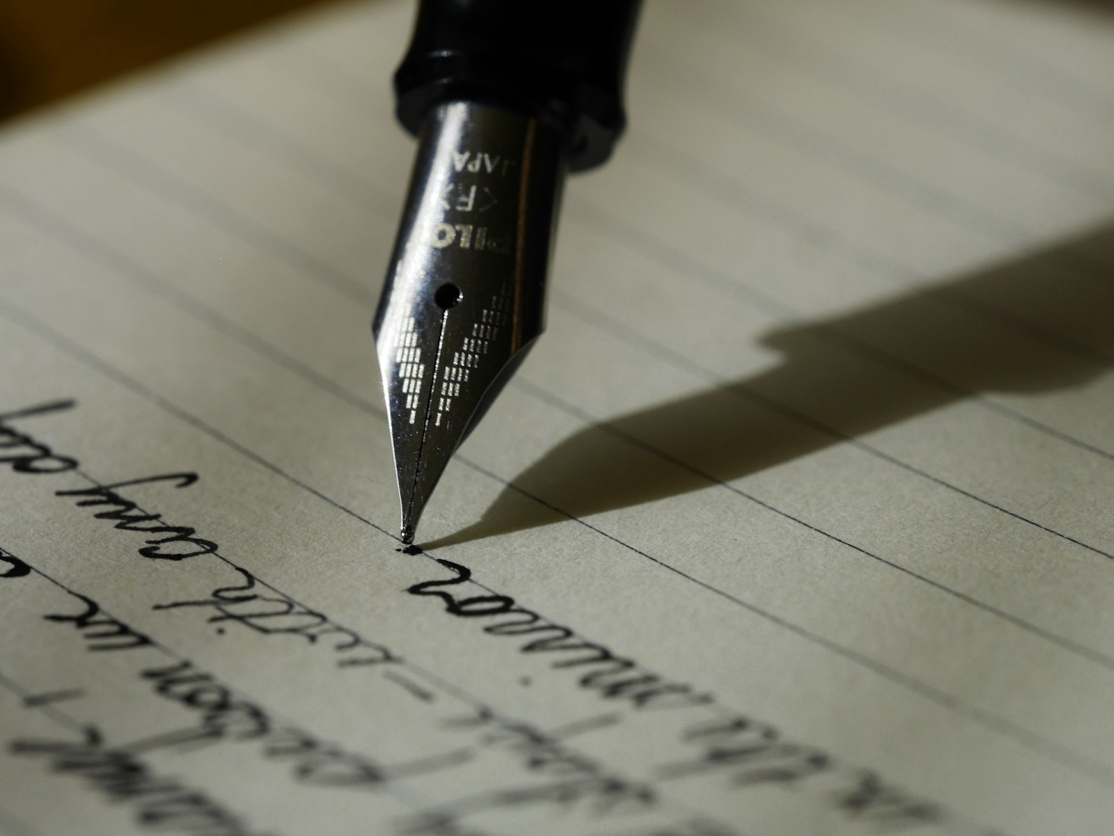 Gratitude Journal Prompts: What to Write, From the Studies Themselves