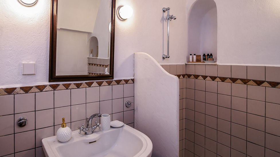 Azzure Villa bathroom