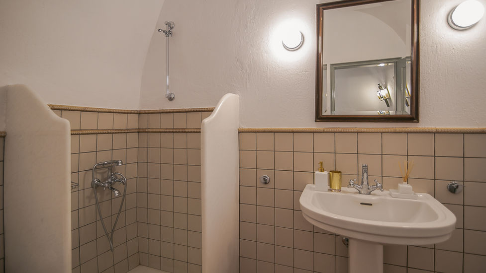 Azzure Villa bathroom