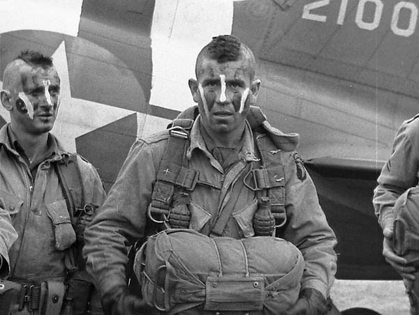 original US 101st paratrooper normandy pre jump