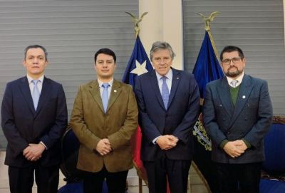 Ministro de Defensa se comprometió a agilizar proyecto que reduce carga horaria