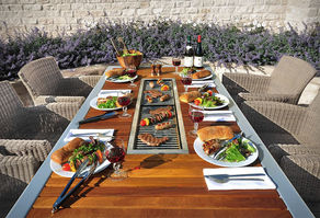 BBQ TABLE