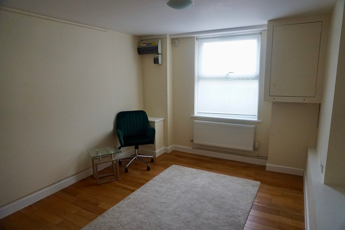 Bristol Treatment room for hire