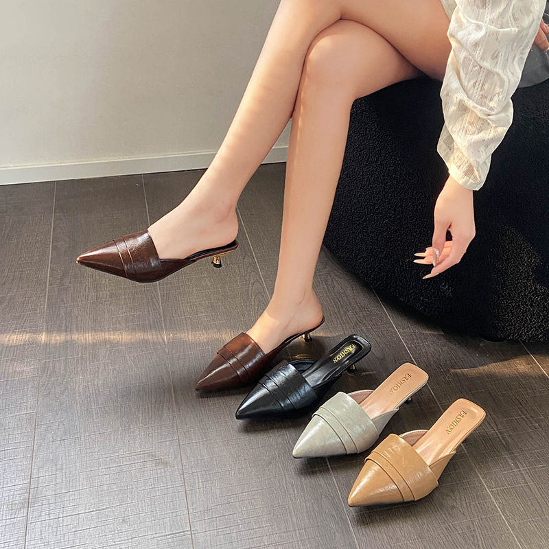 Chinelo Feminino Elegante de Bico Fino