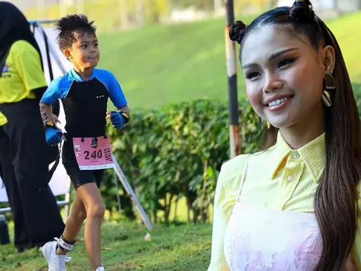 Anak Bella Astillah Curi Tumpuan di Triatlon Desaru