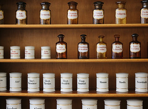 Naturopathie Shelf