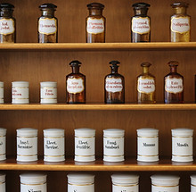 Naturopathie Shelf