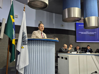 Projeto inédito quer “abrir as portas” das câmaras municipais e aproximar vereadores da população.