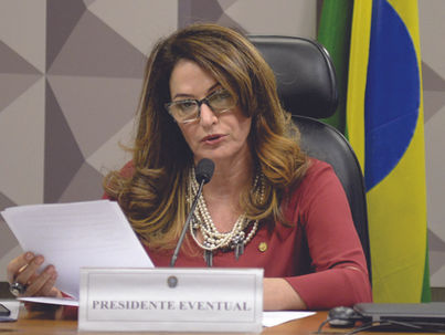 Efeito dominó no poder: Norma Ayub pode ficar fora da disputa se vice assumir o Governo do ES.