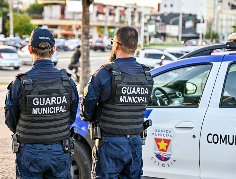 Pazolini concedeu 100,2% de aumento aos profissionais da segurança pública.