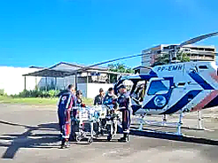 Jovem sofre queimaduras graves ao acender churrasqueira e é resgatada de helicóptero no ES.