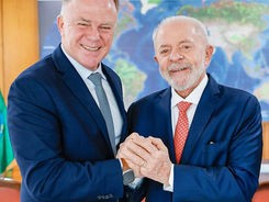 Lula entra em campo e PT decide apoiar Casagrande ao Senado no Espírito Santo.