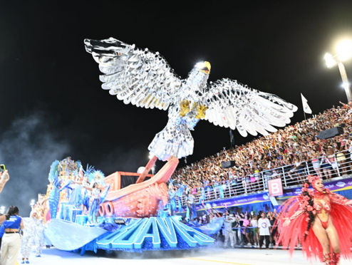 Independente de Boa Vista leva o Congo à avenida e reforça identidade capixaba no Carnaval 2026.