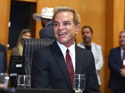 “Ninguém bate em quem está fora do jogo”: Meneguelli reage aos ataques e mira o Senado.