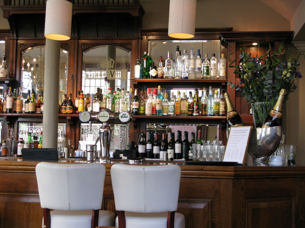 Alexias Interior | The Greyhound Bar