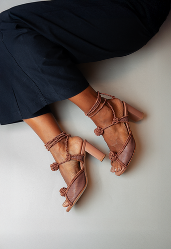 Tereza Alto Castanho | Atelier Lane Marinho