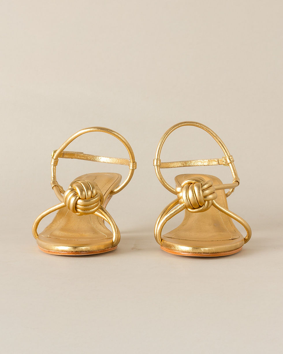 Miniatura: Chica Médio Ouro