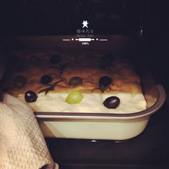 [水果佛卡夏。最喜歡表面脆脆內心軟Q]