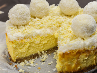Raffaello cheesecake