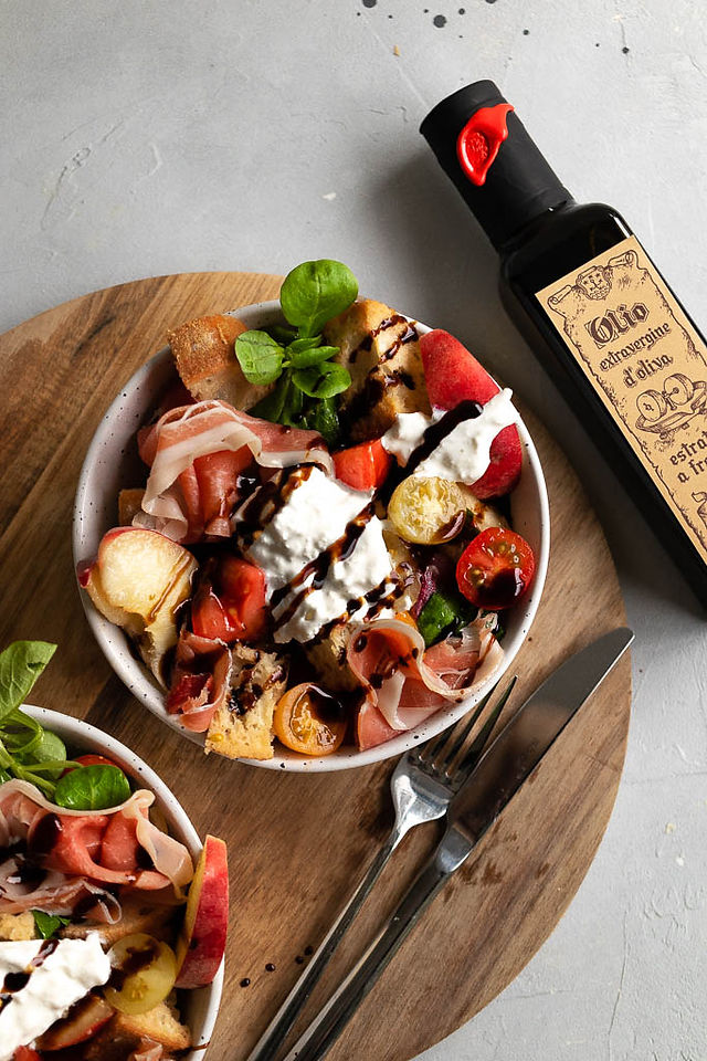 Panzanella met perzik