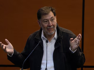 Noroña responde al PRI tras críticas por uso de camioneta de lujo