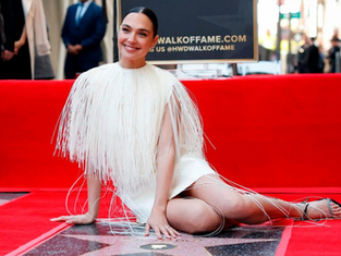 Gal Gadot recibe su estrella en el Paseo de la Fama de Hollywood