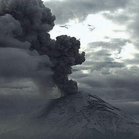 Cae ceniza del Popocatépetl en San Agustín Atzompa