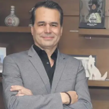 Hallan sin vida a empresario tequilero Adrián Corona
