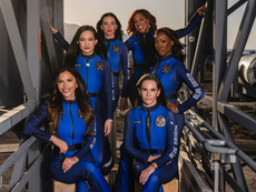 Katy Perry viaja al espacio en histórica misión femenina de Blue Origin