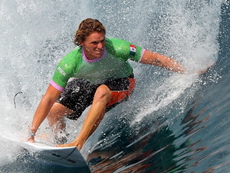 Alan Cleland se instala en los octavos de final del surfing olímpico